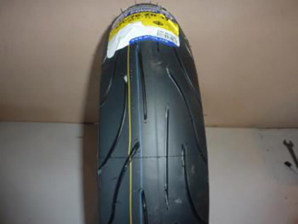Pneu 120-70-17 pour Michelin