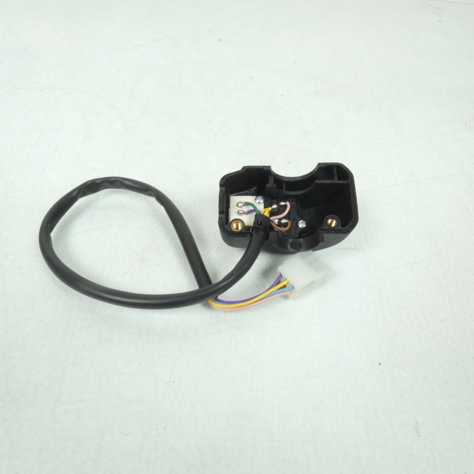 Demi-Commodo droit pour scooter Peugeot 50 TKR feux 3 position 6 fils Neuf