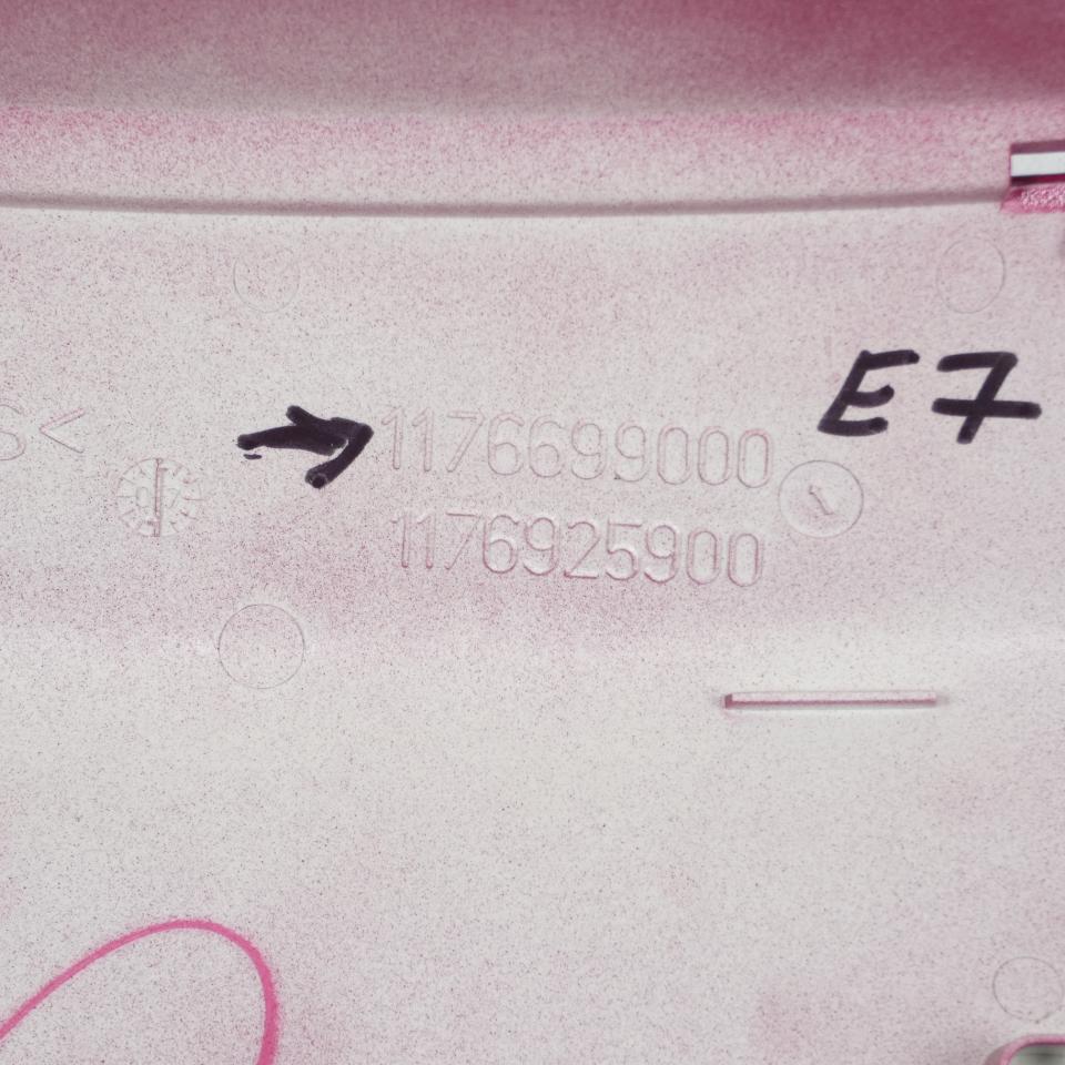 Inter-coque AR pour scooter Peugeot 125 Satelis 2006 à 2011 766990E7 Bordeaux