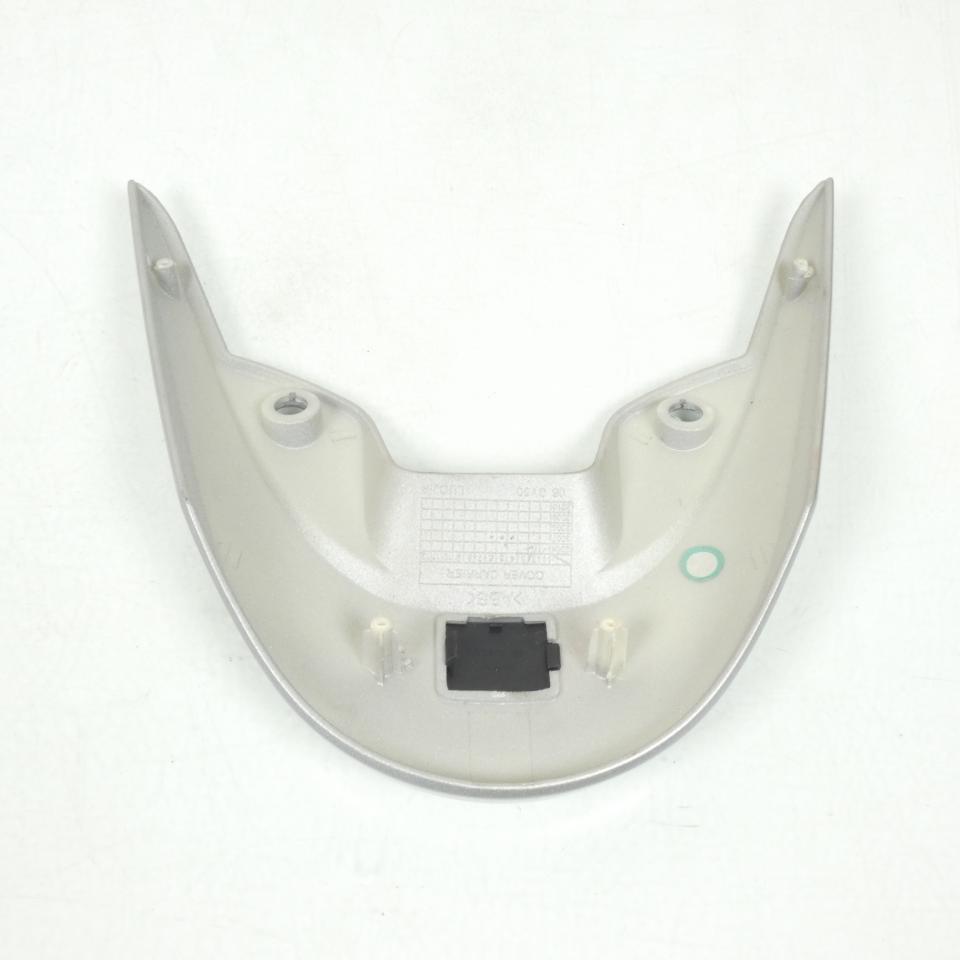 Aileron arrière origine pour scooter Fym 50 Strada 759429TV / GY50 Occasion