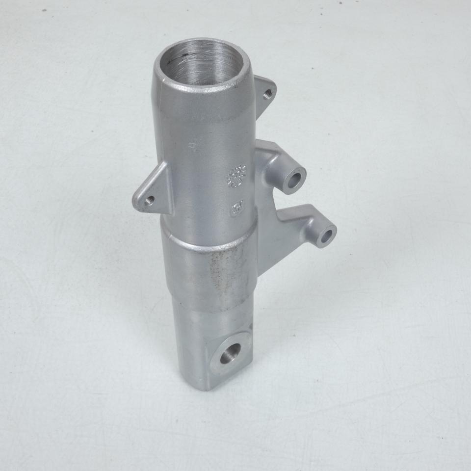 Chape pied de fourche droit pour moto Rieju 50 Rs2 Matrix Pro 0/000.880.7000
