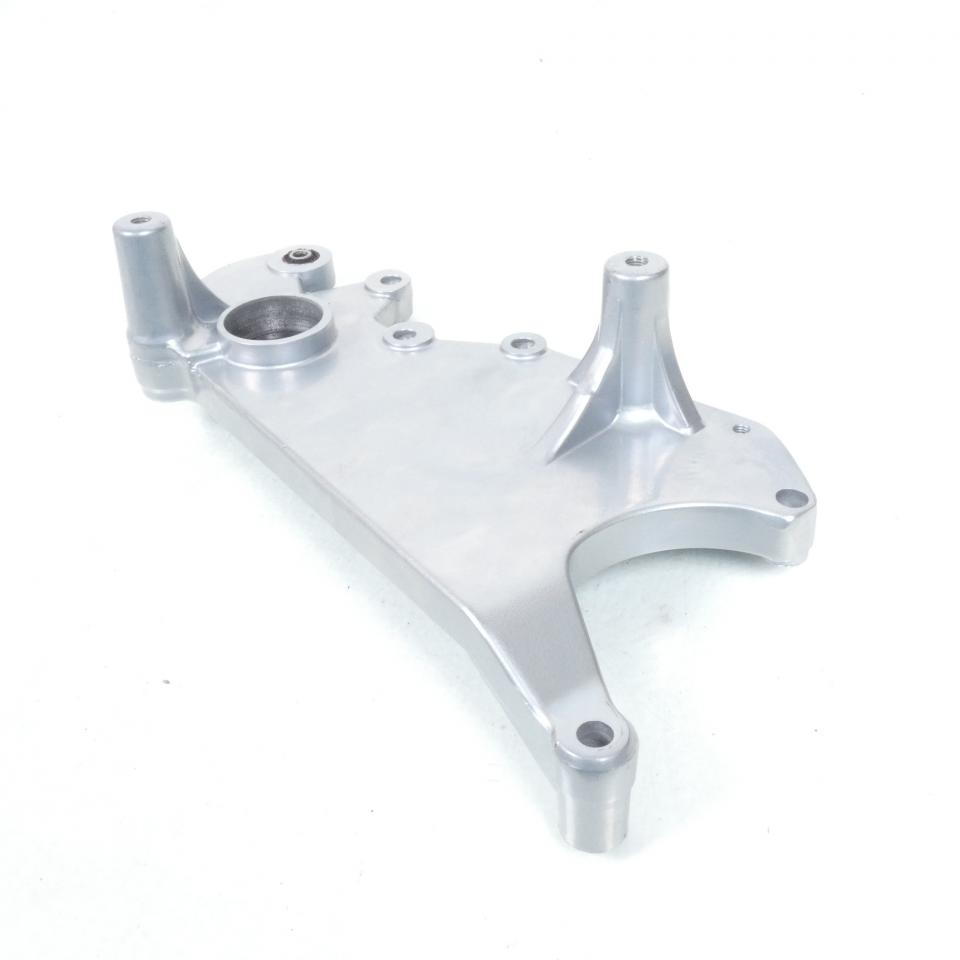 Support pot d'échappement rigidificateur roue AR pour scooter Razzo Steed 125