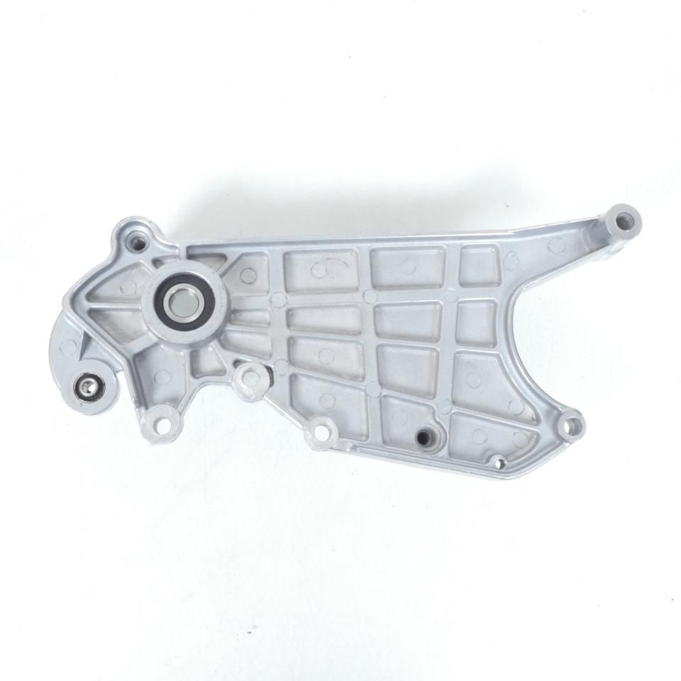 Support pot d'échappement rigidificateur roue AR pour scooter Razzo Steed 125