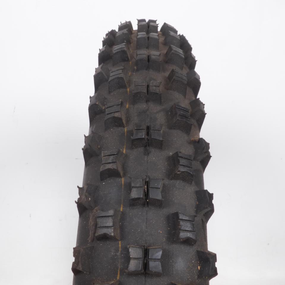 Pneu à crampon 90/90-21 Vee Rubber indice vitesse de 54R pour moto cross hologué FIM