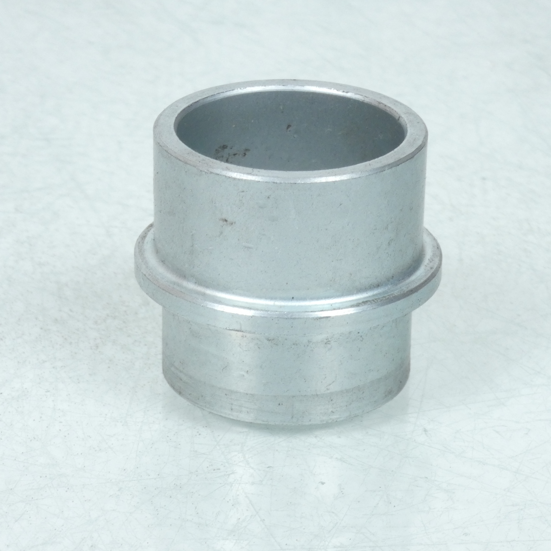 Entretoise roue AR pour moto Suzuki 1000 GSX-S 2022 64733-35F00 Ø32xØ34mm Neuf