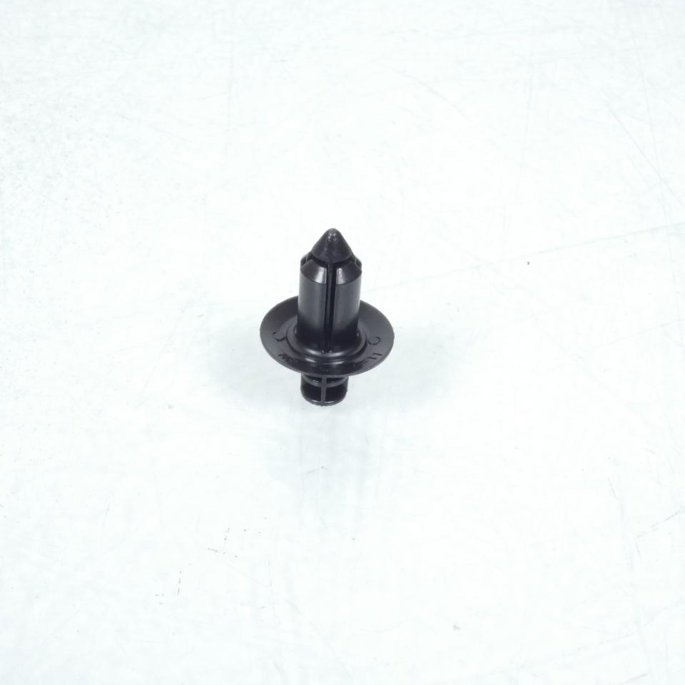 Clips carrosserie 7.6mm pour scooter Suzuki 250 Burgman 2001-03 09409-08308-5ES