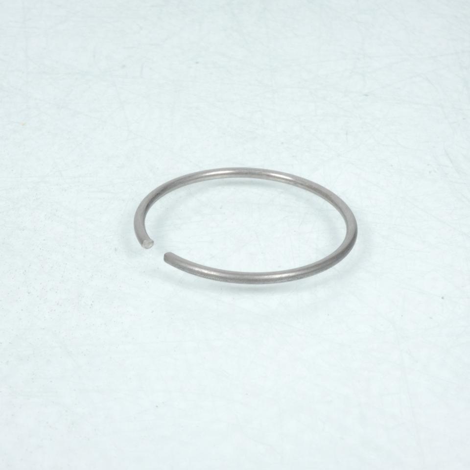 Clip fixation cache moyeu jante AV pour scooter Yamaha 125 Tricity 93450-39842