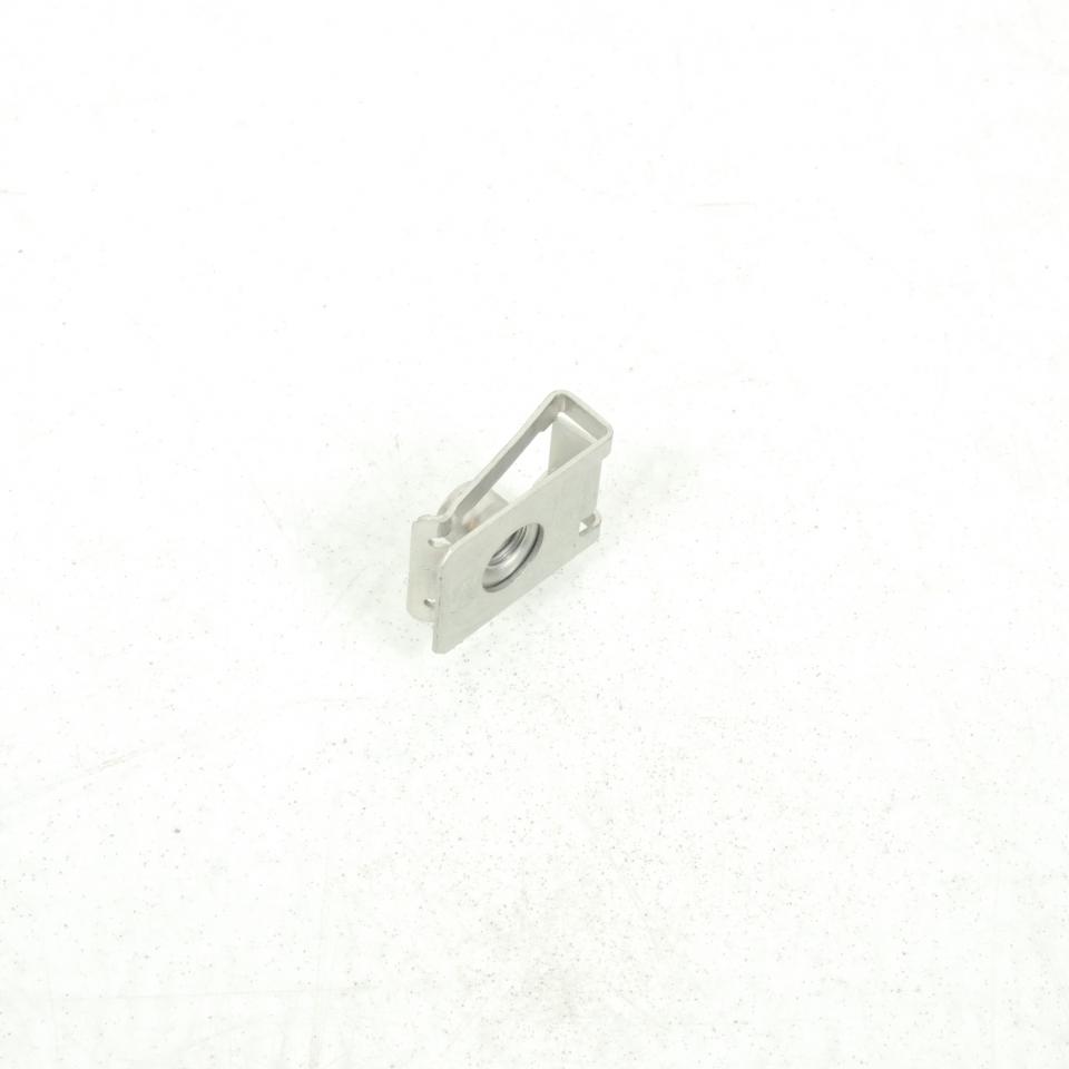 Agrafe de carrosserie M5 1173424111 pour scooter Peugeot 125 Citystar Eu4 Neuf