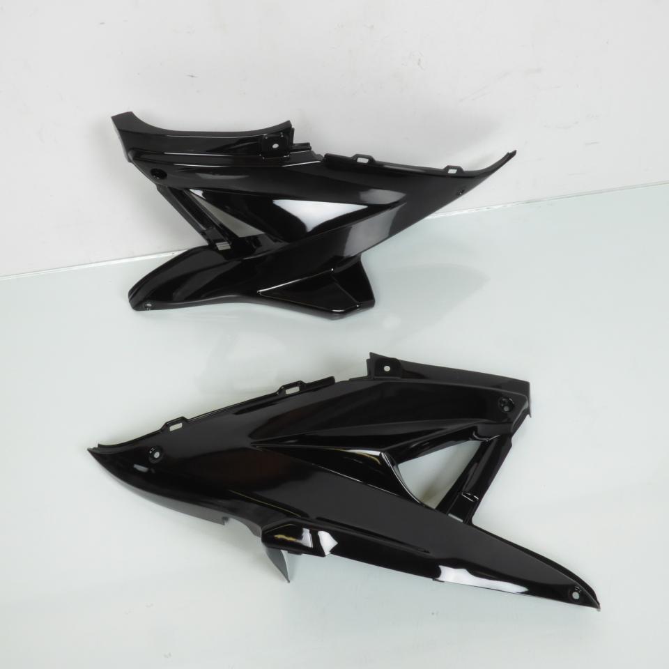 Kit carénage noir brillant pour scooter Yamaha 50 Aerox 1997 à 2020 8 pieces