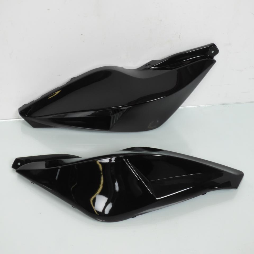 Kit carénage noir brillant pour scooter Yamaha 50 Aerox 1997 à 2020 8 pieces