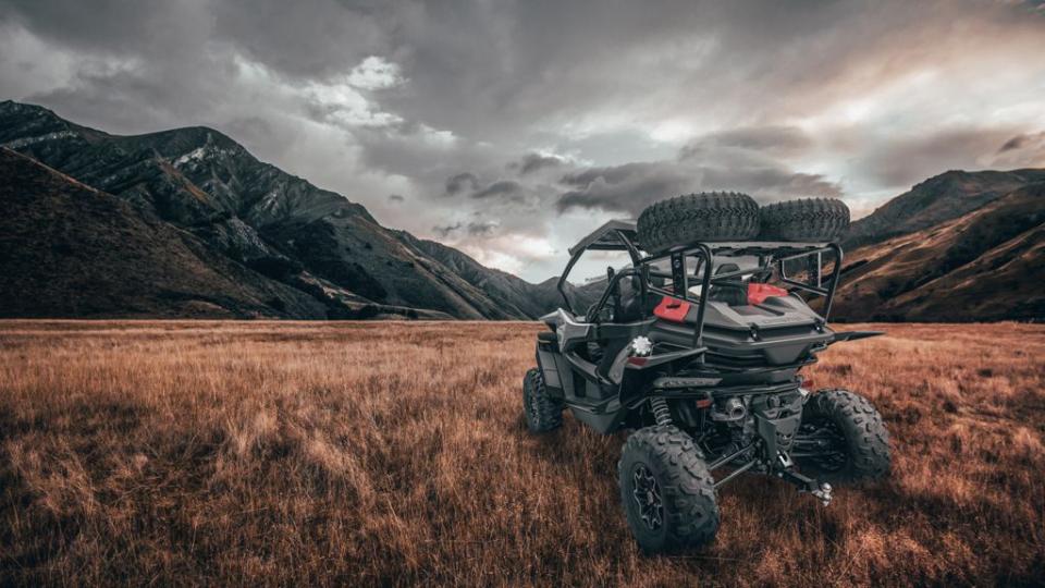 photo piece : Top case->CF moto ZFORCE SPORT