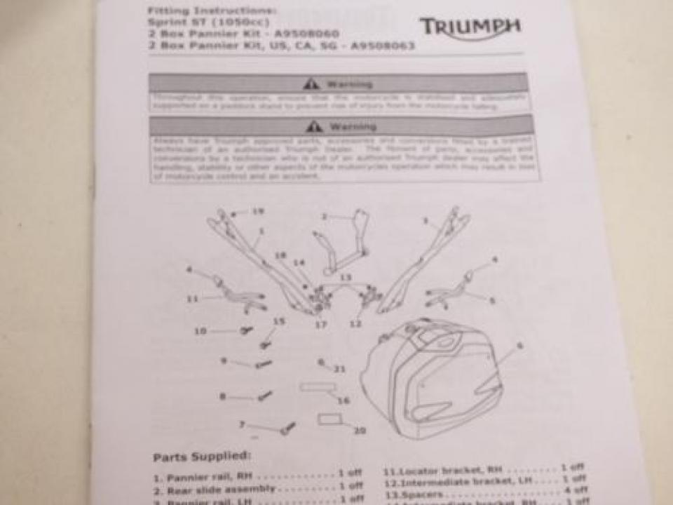 Top case origine pour Moto Triumph 1050 Sprint ST A9508060 Neuf