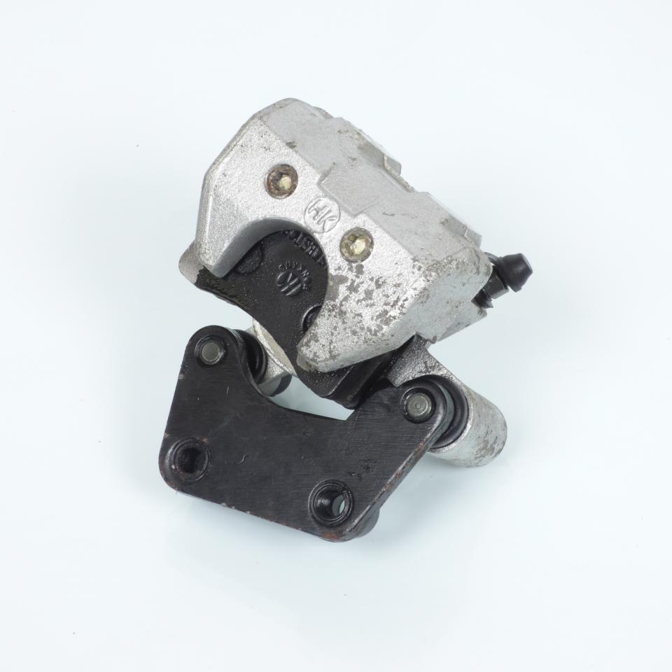 Etrier de frein avant origine pour Scooter Benzhou 50 R-max entre axe 44mm M8 pas 125 Occasion