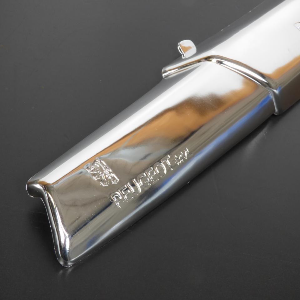 Paire de cache latéraux chromé pour mobylette Peugeot 103 MVL marqué PEUGEOT MVL