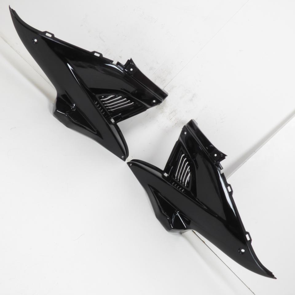 Caches latéraux Générique pour scooter MBK 50 Nitro noir brillant Neuf