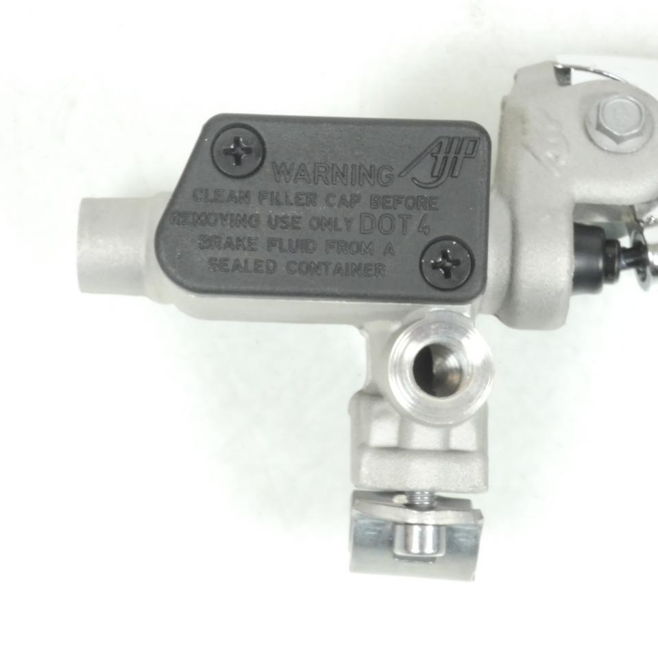 Maître cylindre frein AV AJP pour scooter Peugeot 125 Satelis 2006 à 2011 767720