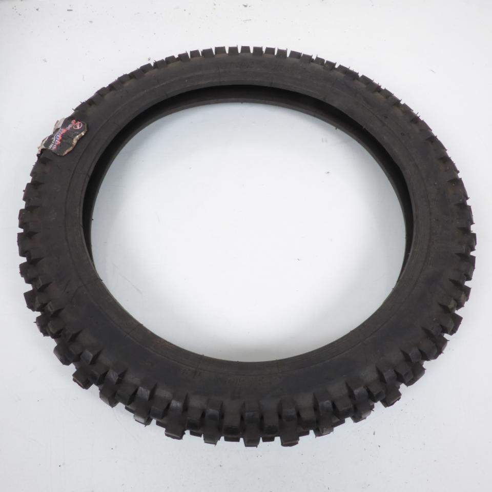 Pneu à crampon de moto de la marque Vee Rubber modèle V174 en 2.50-14 Neuf