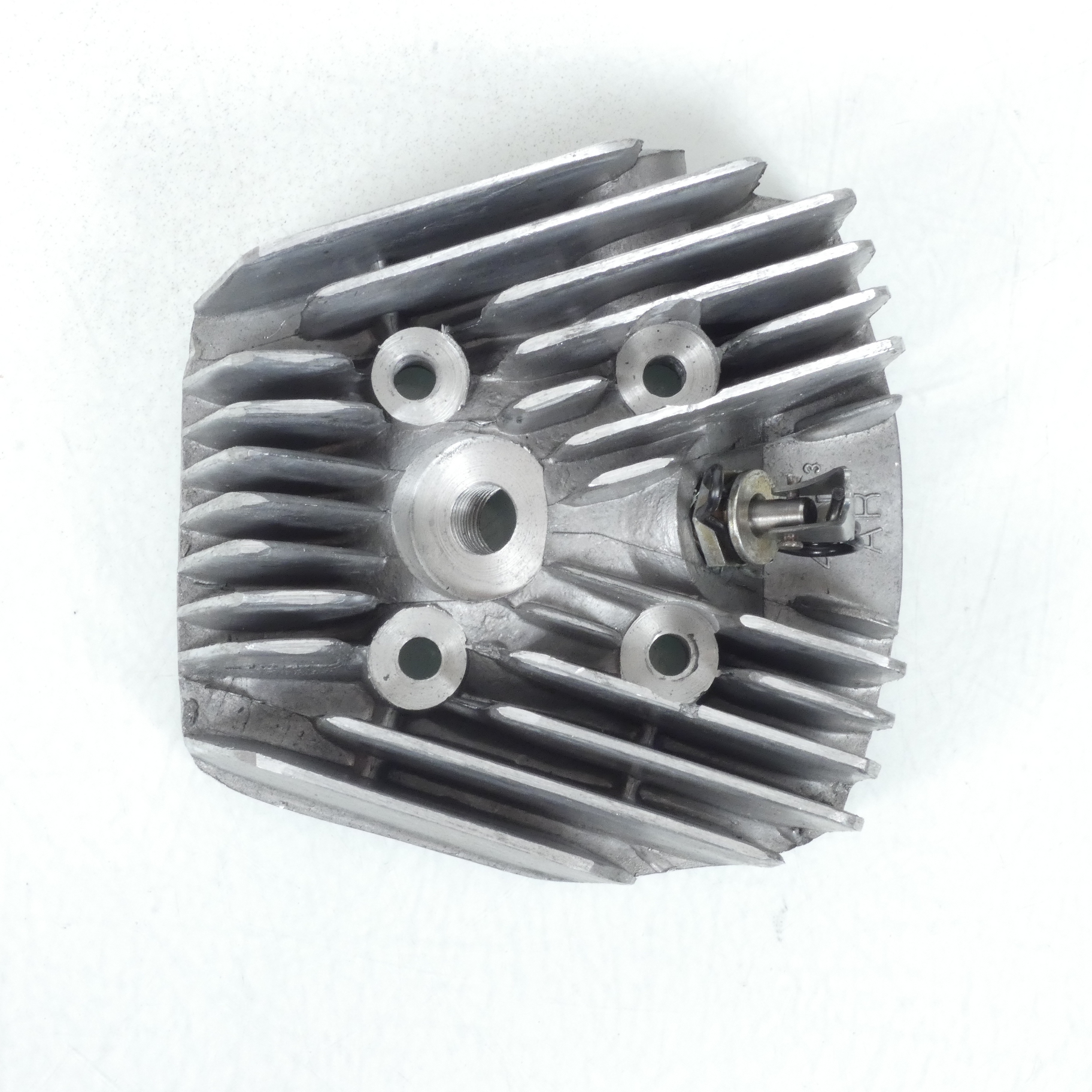 Culasse Polygonale avec décompresseur P2R pour mobylette Peugeot 103 Neuf