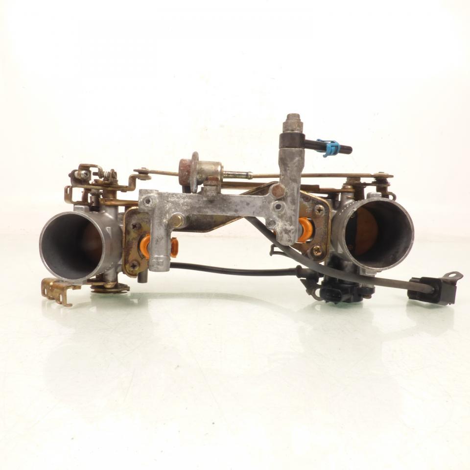 Rampe d injection Mikuni pour moto Cagiva 1000 Raptor B924 / 02F4 / 941 Occasion