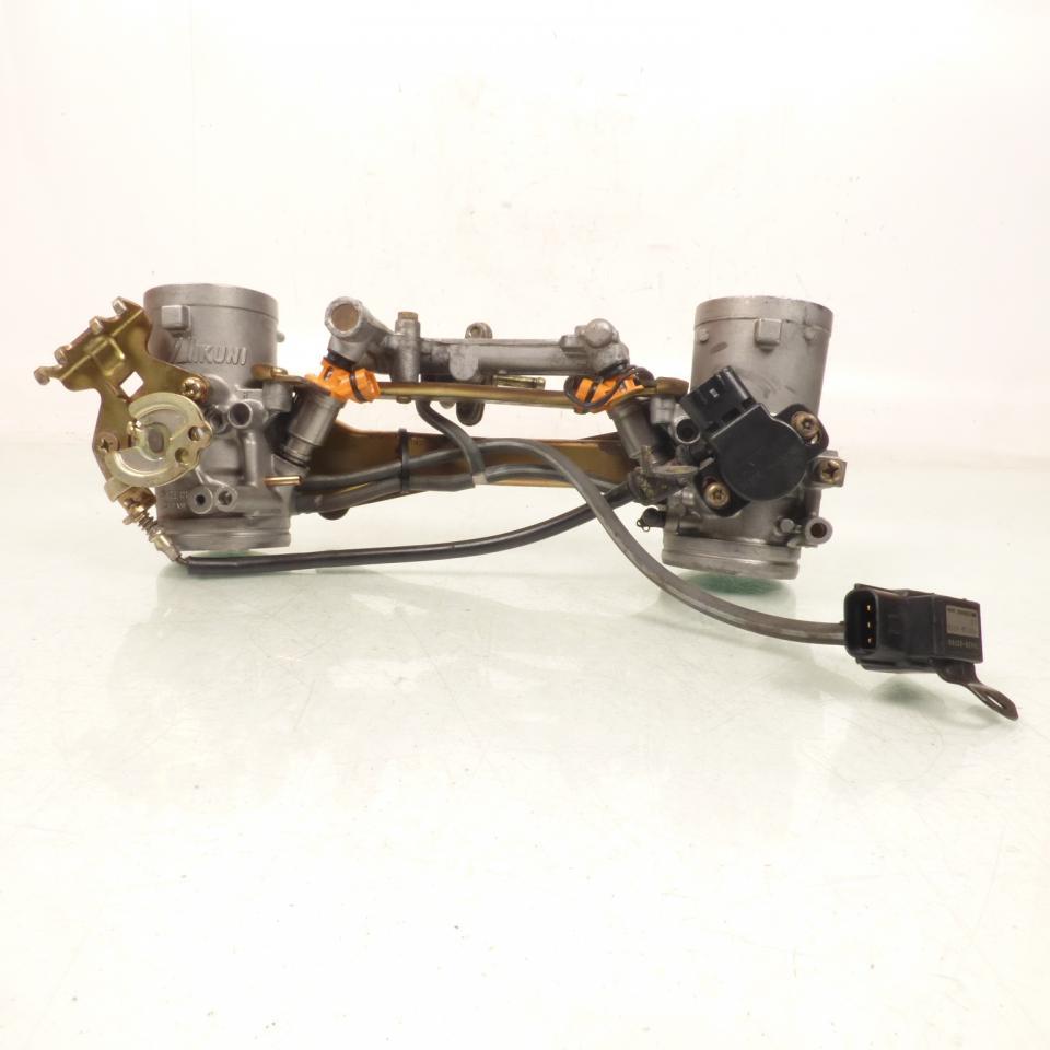Rampe d injection Mikuni pour moto Cagiva 1000 Raptor B924 / 02F4 / 941 Occasion