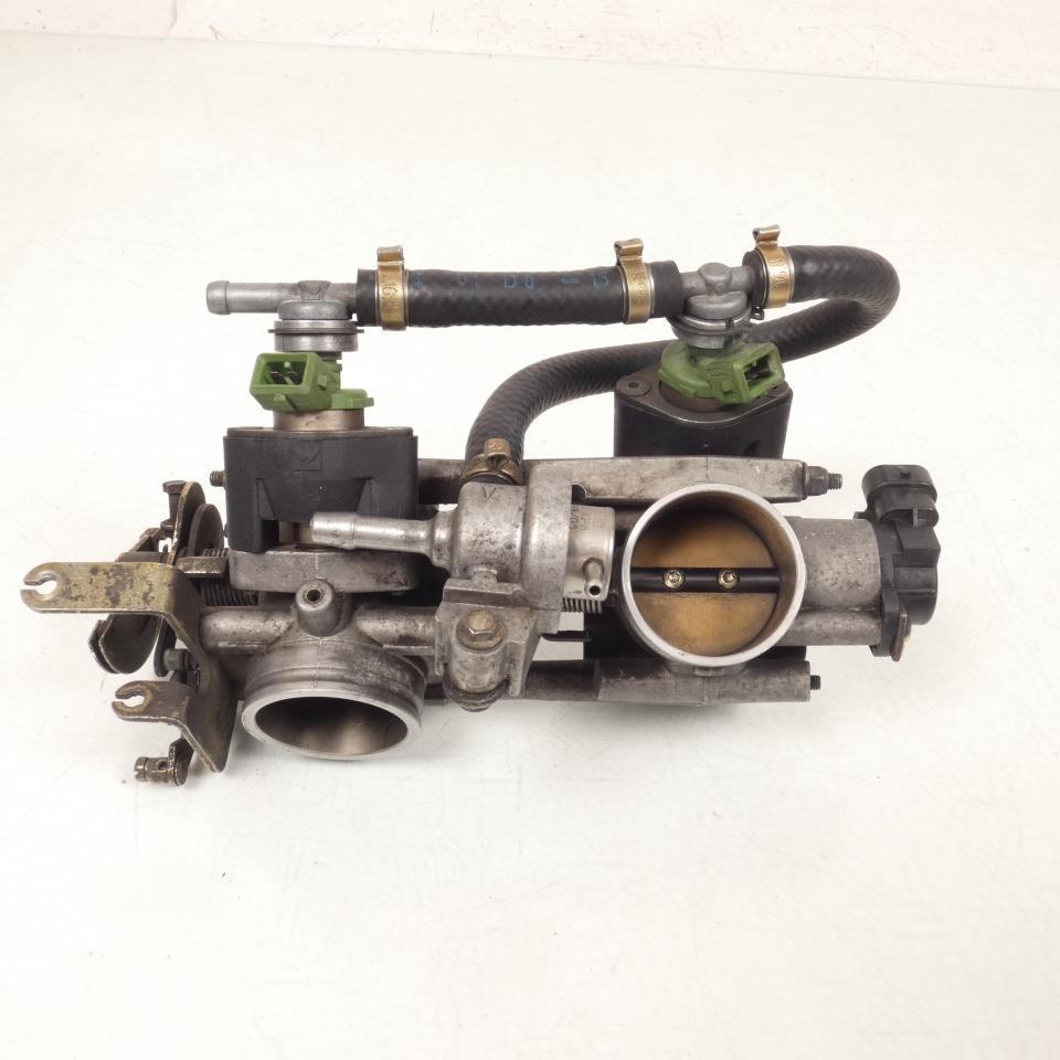 Rampe d'injection pour moto Ducati 900 SS Supersport 2001 à 2002 28240181A