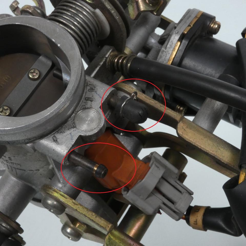 Rampe d injection origine pour moto Suzuki 650 SV 2003-2008 17G0 Occasion