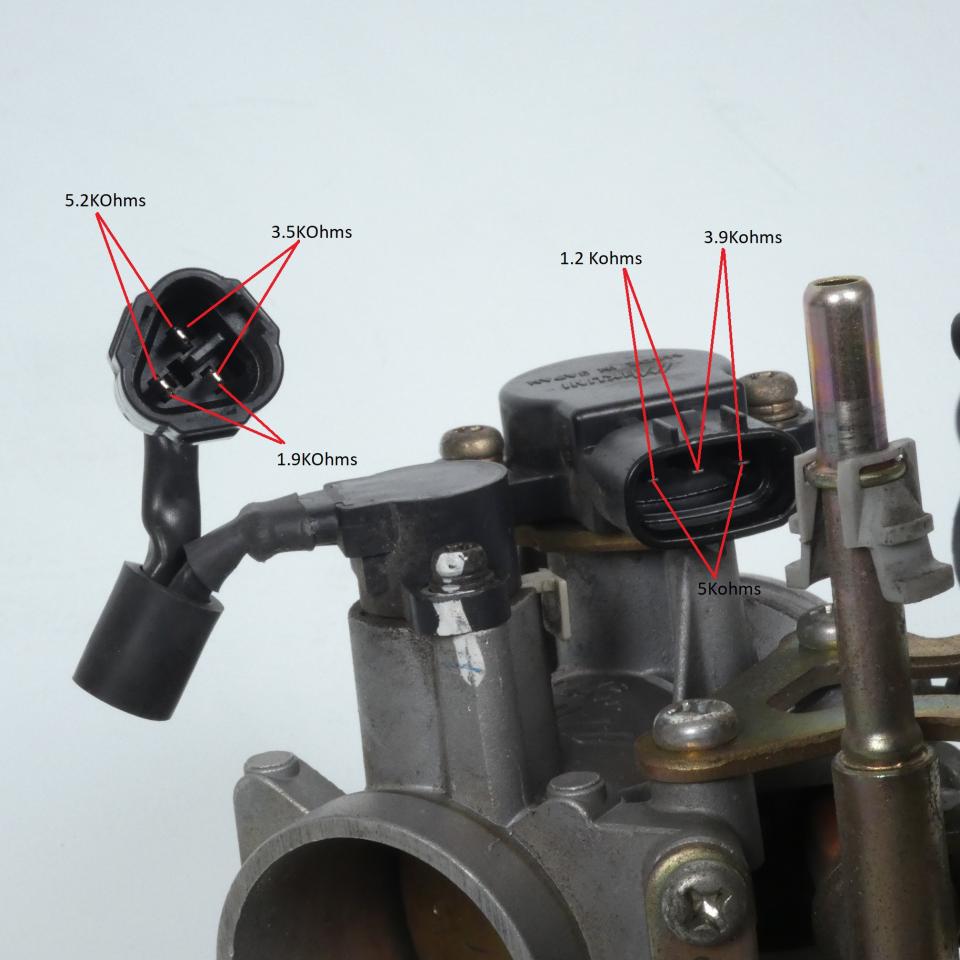 Rampe d injection origine pour moto Suzuki 650 SV 2003-2008 17G0 Occasion