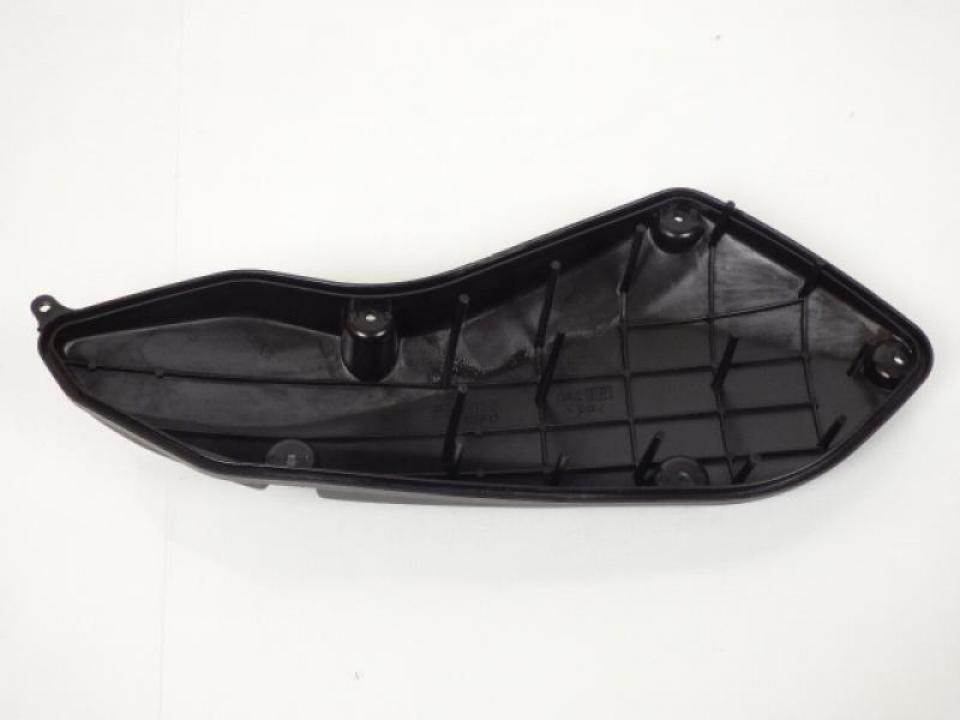 Couvercle de boite a air origine pour scooter Suzuki 125 Burgman 2006 49F0 Occasion