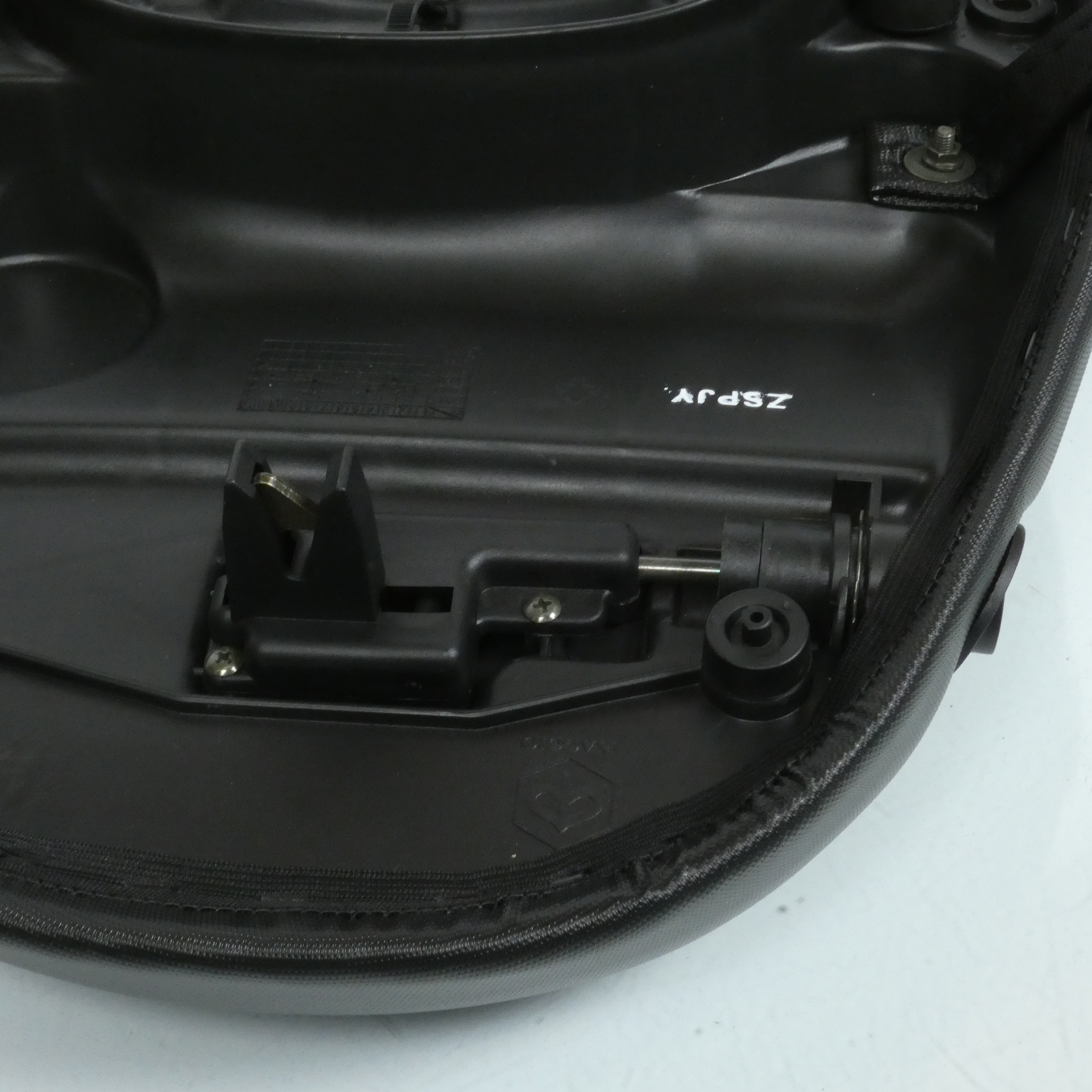 Selle biplace origine pour Scooter Piaggio 100 Zip 2 2006 CM009605 Neuf