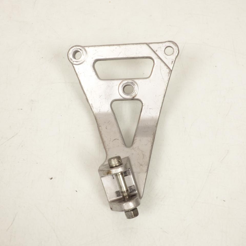 photo piece : Platine de repose pied passager gauche->Suzuki Gsx-R