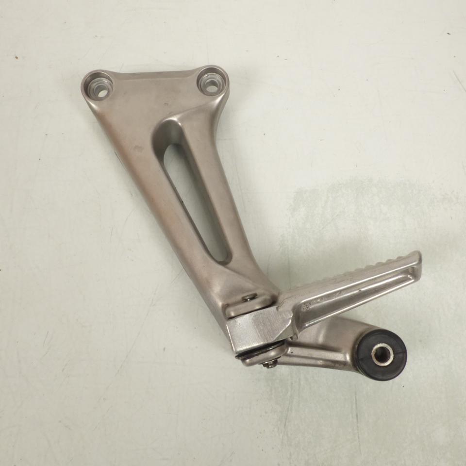 Platine de repose pied passager gauche origine pour Moto Honda 1000 VTR 1997 à 2006 MBB-P-L Occasion