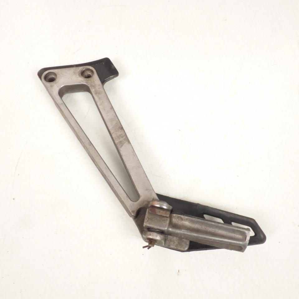 photo piece : Platine de repose pied passager gauche->Kawasaki KLR