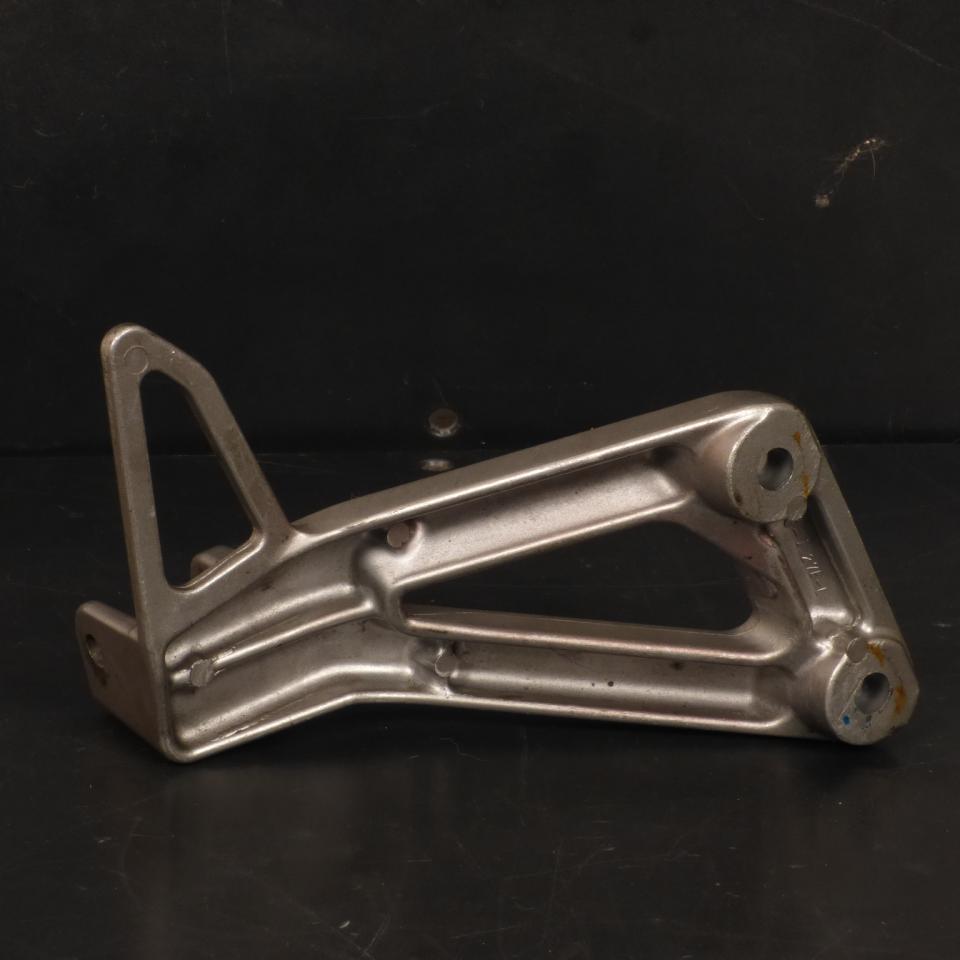 Platine de repose pied passager gauche origine pour Moto Suzuki 1200 Bandit 1996 à 2000 27E Occasion