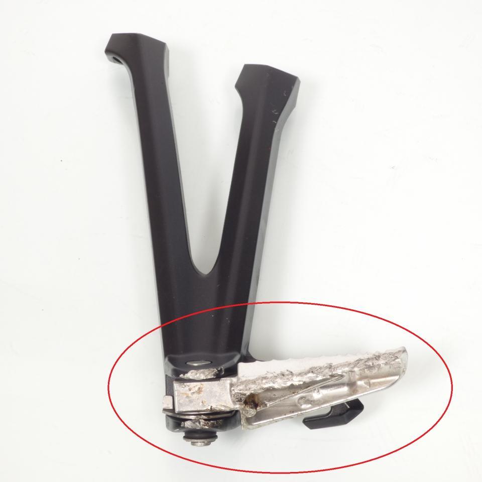 photo piece : Platine de repose pied passager gauche->Suzuki Gsx-R