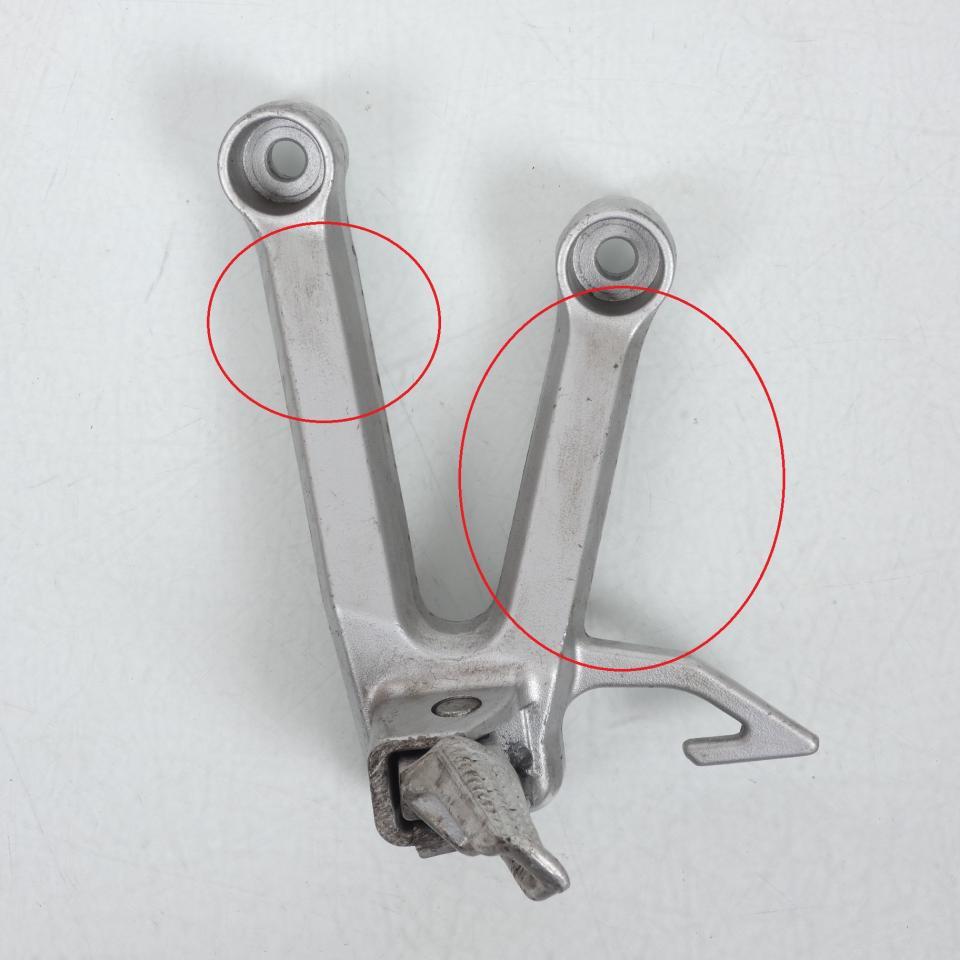 photo piece : Platine de repose pied passager gauche->Suzuki SV