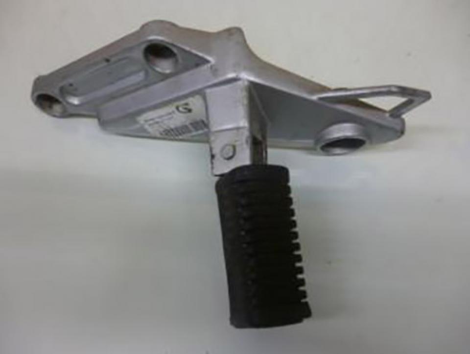 Platine de repose pied passager gauche origine pour Moto Daelim 125 VT Après 1999 Occasion