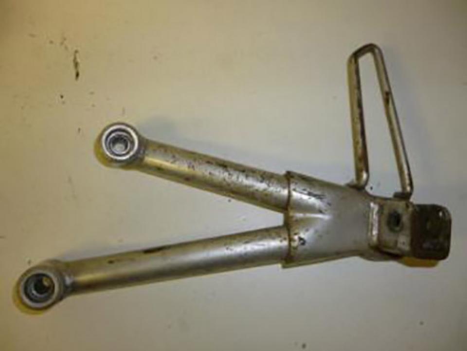 photo piece : Platine de repose pied passager gauche->Suzuki Bandit