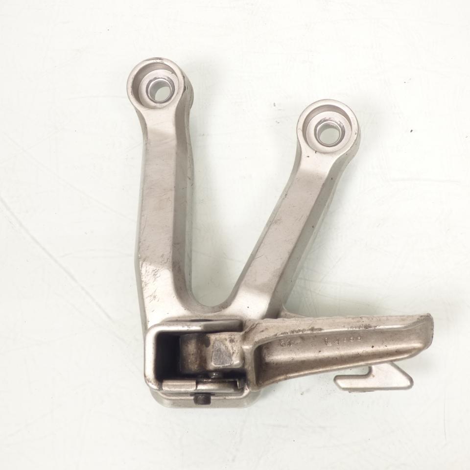 photo piece : Platine de repose pied passager gauche->Suzuki SV