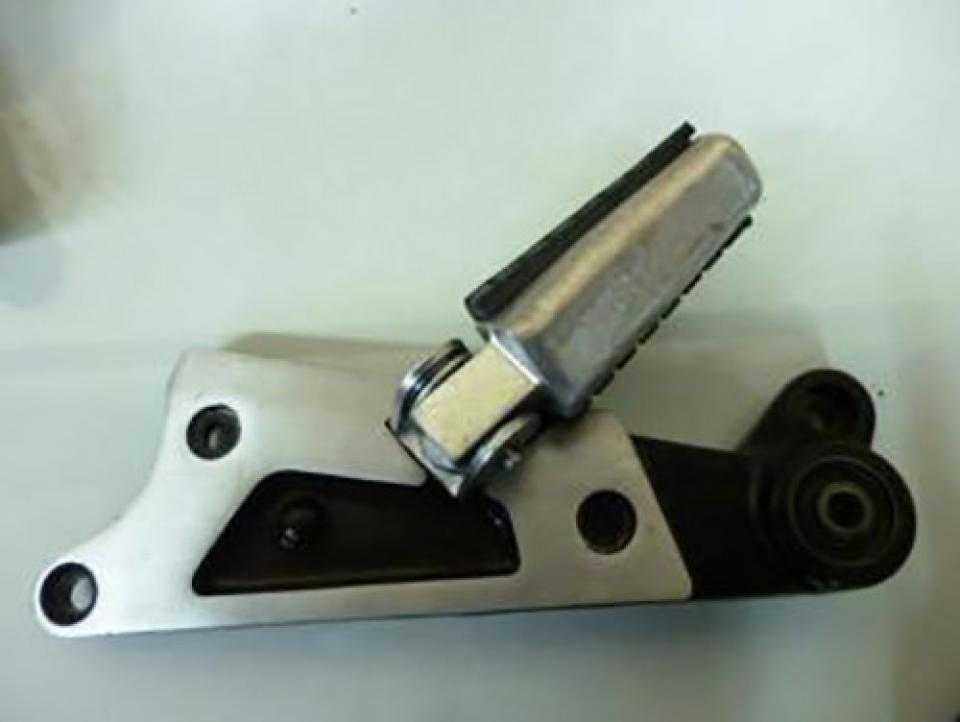 photo piece : Platine de repose pied passager gauche->Yamaha Vmax