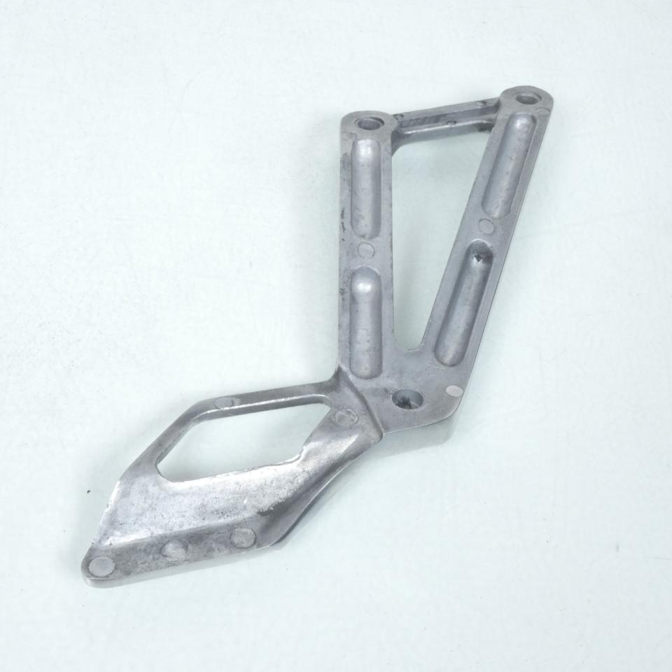 Platine repose pied passager ARG pour moto Aprilia 125 Pegaso AP8132659 Occasion