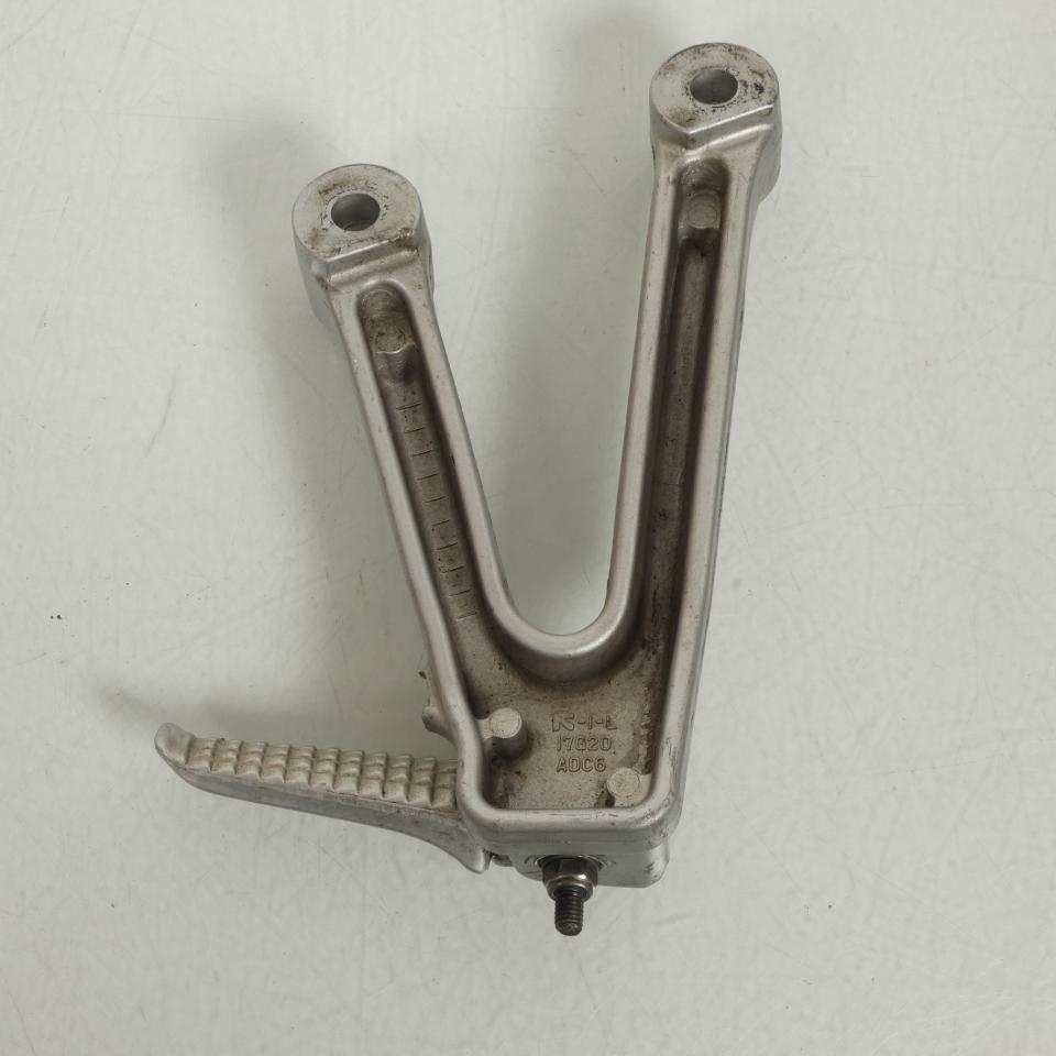 Platine repose pied passager gauche pour moto Suzuki SV 650 2003 à 2012 17G20