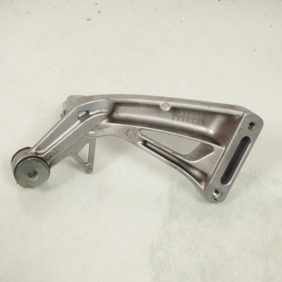 Platine de repose pied passager droit origine pour Moto Suzuki 650 Sv S 1999 à 2002 Occasion