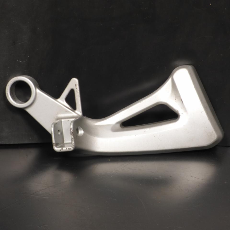 Platine de repose pied passager droit origine pour Moto Suzuki 650 Sv S 1999 à 2002 19F Occasion