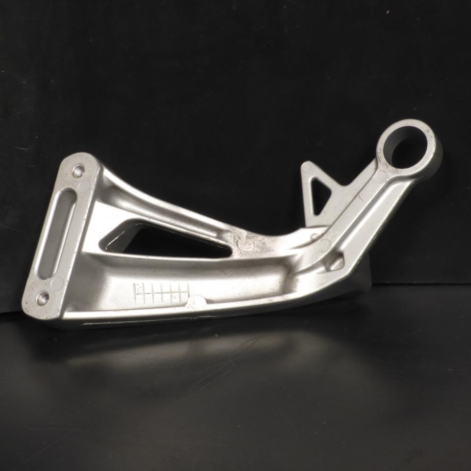 Platine de repose pied passager droit origine pour Moto Suzuki 650 Sv S 1999 à 2002 19F Occasion