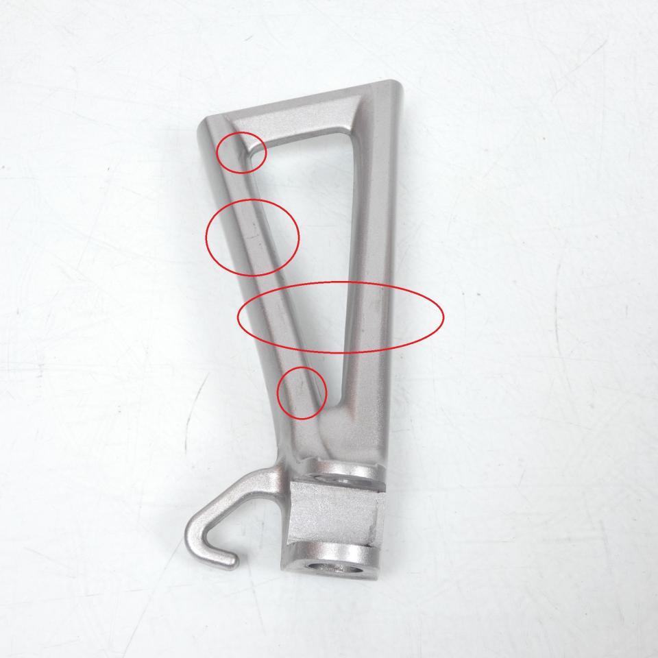 photo piece : Platine de repose pied passager droit->Yamaha R6