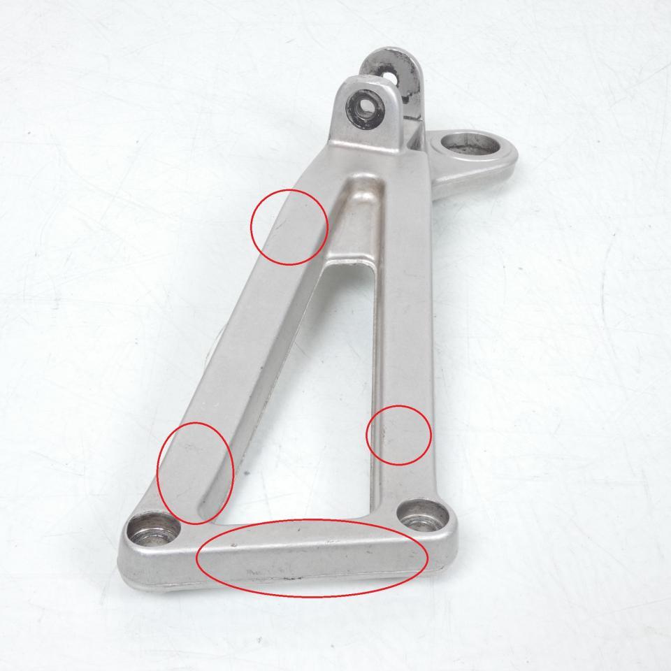 Platine repose pied passager droit pour moto Ducati 750 Ss Ie 1999 à 2002 82410451A