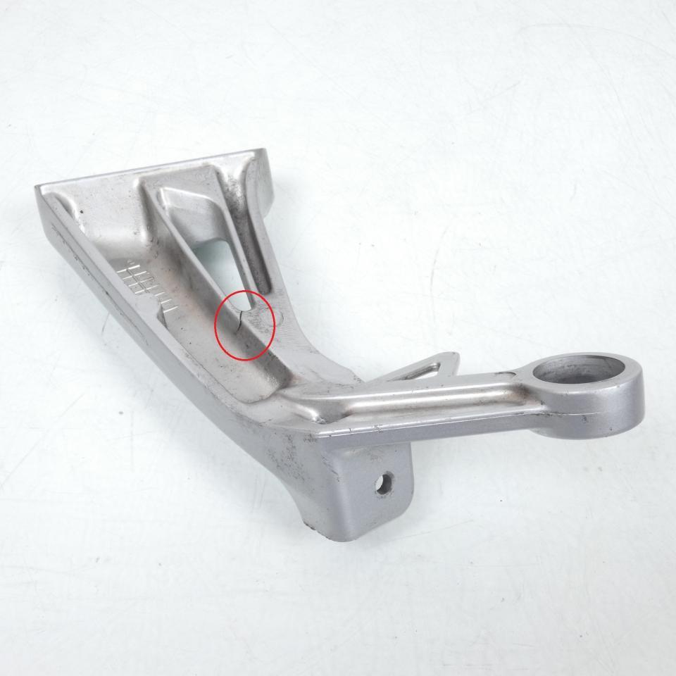 Platine repose pied passager droit pour moto Suzuki 650 SV S 1999 à 2002 RH 19F