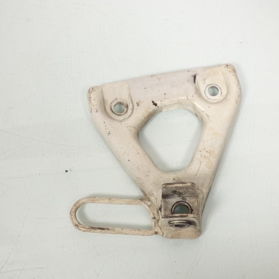 photo piece : Platine de repose pied passager droit->Honda XLM