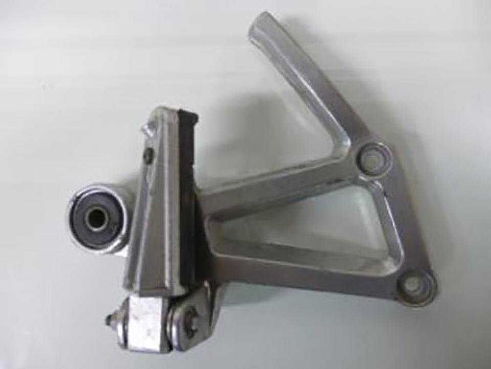 Platine de repose pied passager droit origine pour Moto Yamaha 600 Fazer Après 2002 Occasion