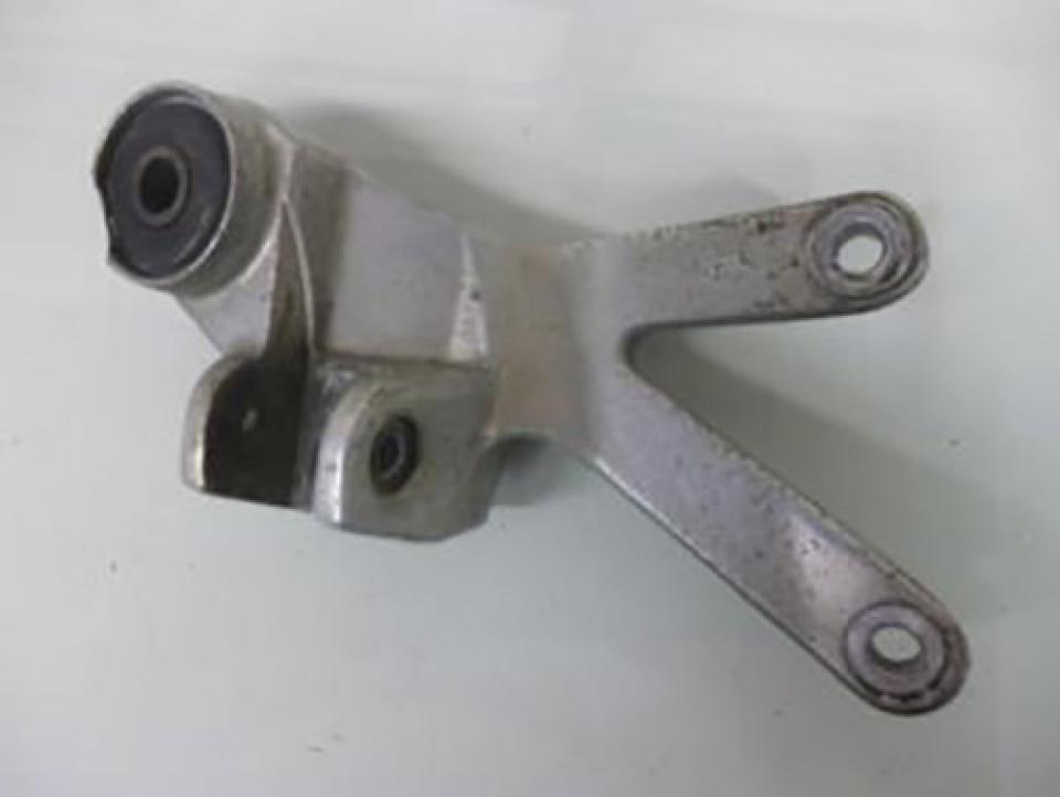 photo piece : Platine de repose pied passager droit->Yamaha FZR